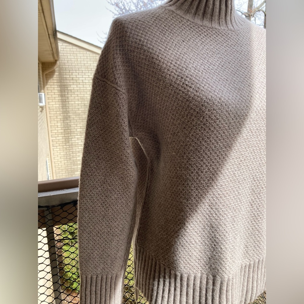 Everlane Cashmere & Wool Blend Waffle Knit Turtleneck Sweater Neutral Color - Picture 14 of 17